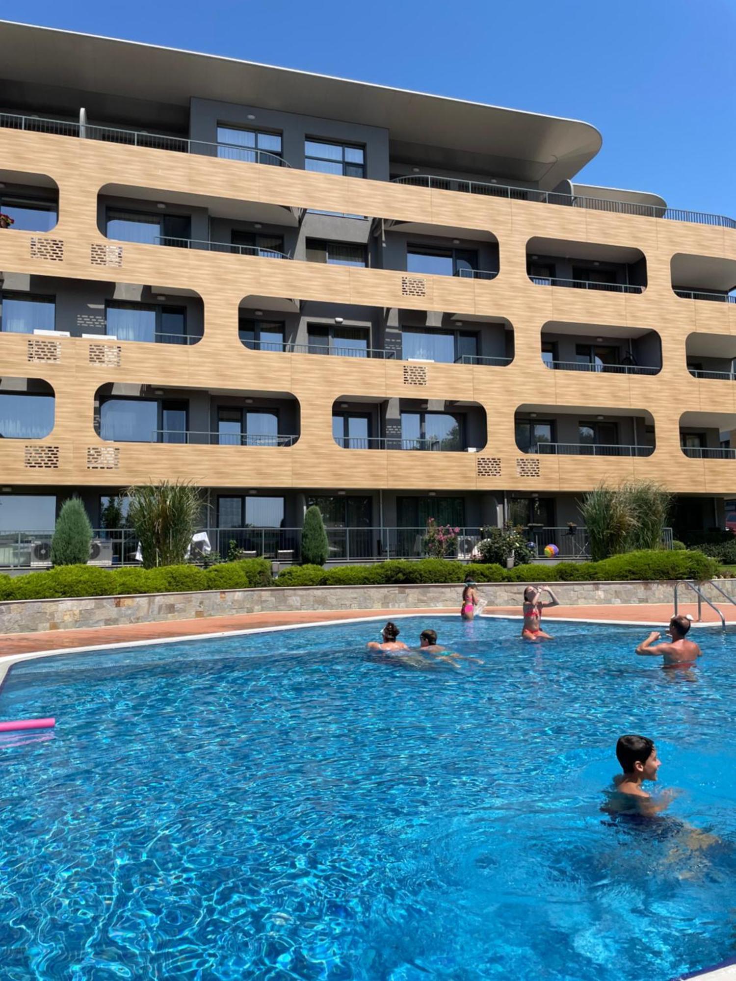 Nobile Apartment - Coral Residence Complex With Parking & Pool Варна Екстериор снимка